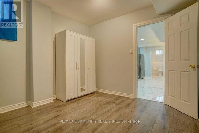 Photo - 208 Twyn Rivers Dr