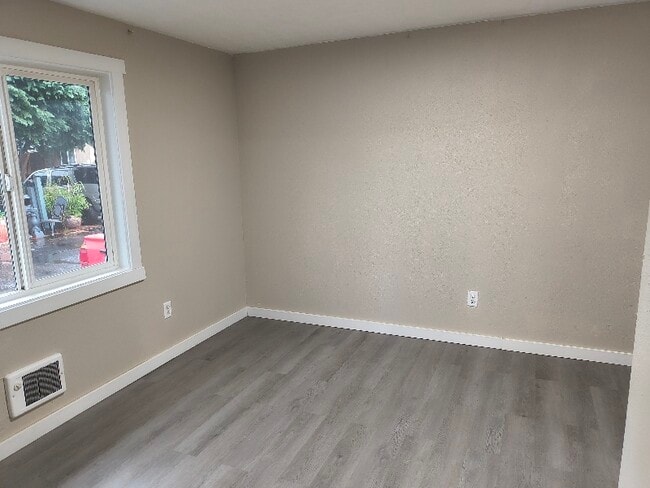 Photo - 9035 SE Division St Unit Apt 4