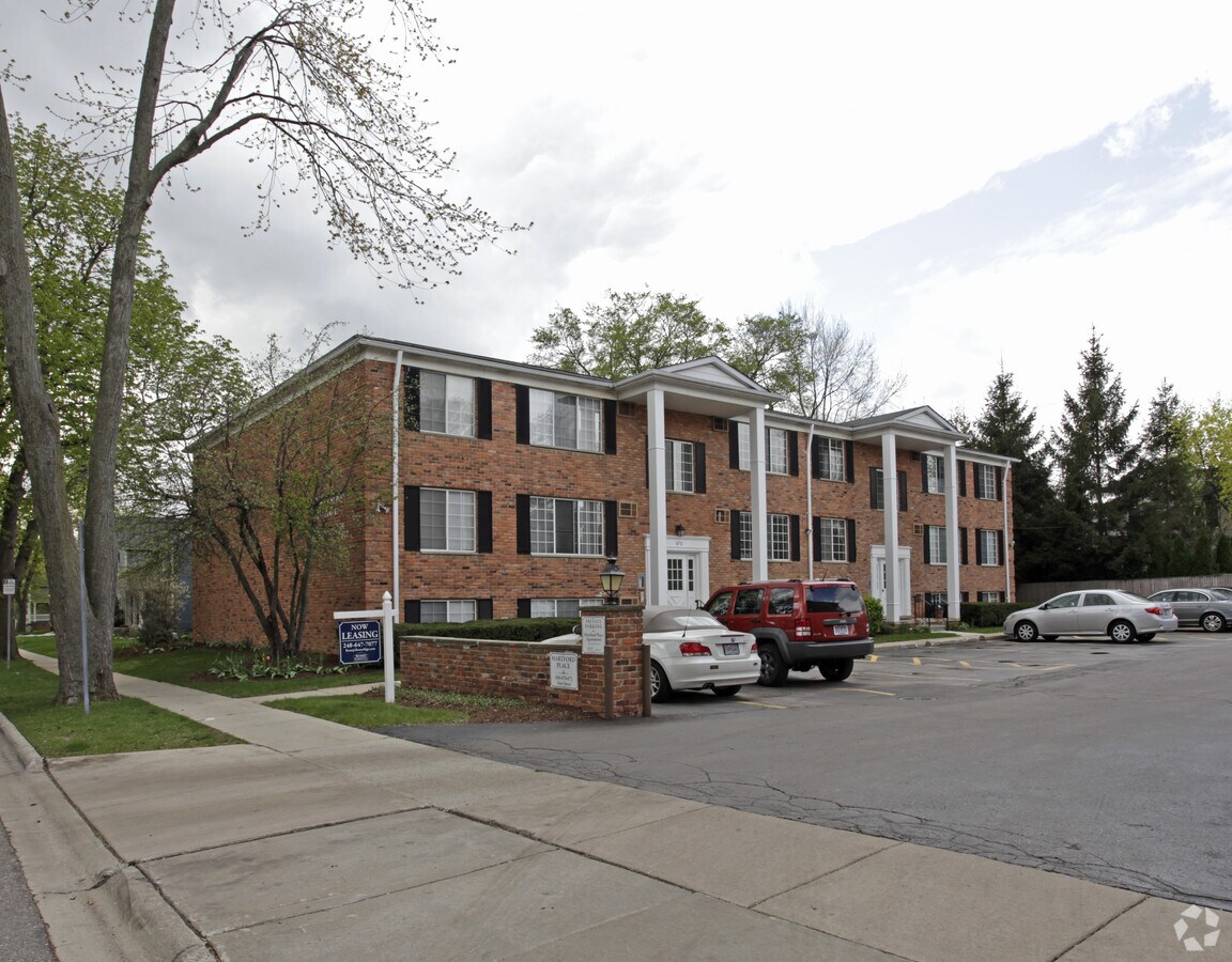 Hartford Place - Hartford Place Apartments