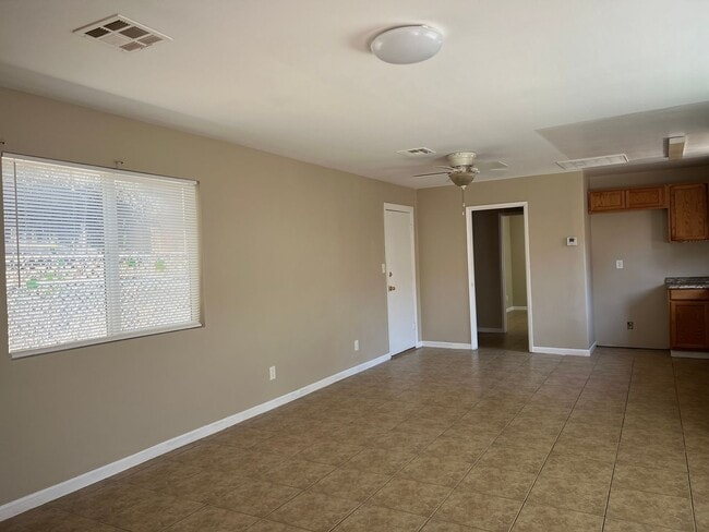 2331 Wilshire Alley