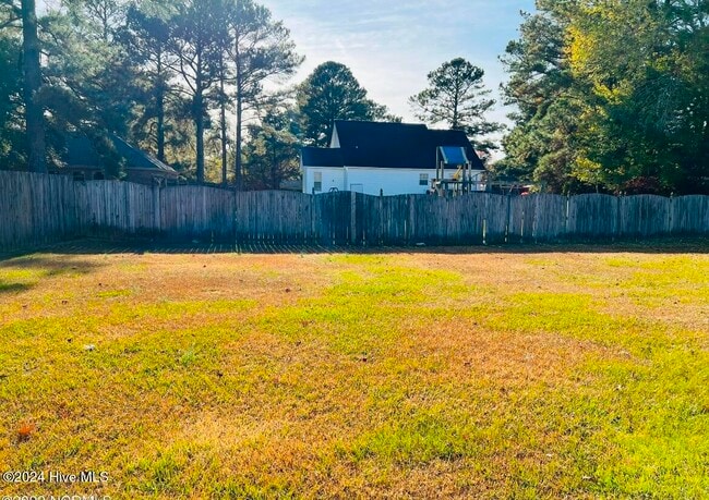 Photo - 331 Lake Rd