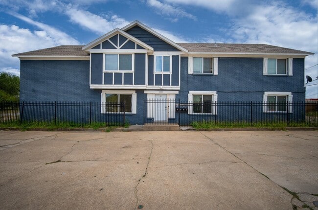 1114 E 64th St