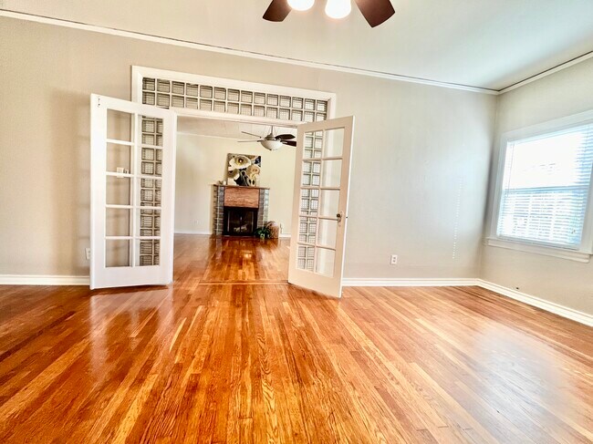 Photo - 4300 Calmont Ave Unit Suite 1