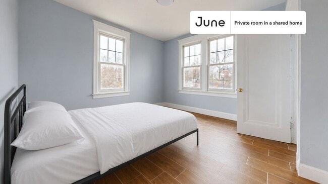 Building Photo - Room in Shared 7 bed/6 bath home in Dupont Park