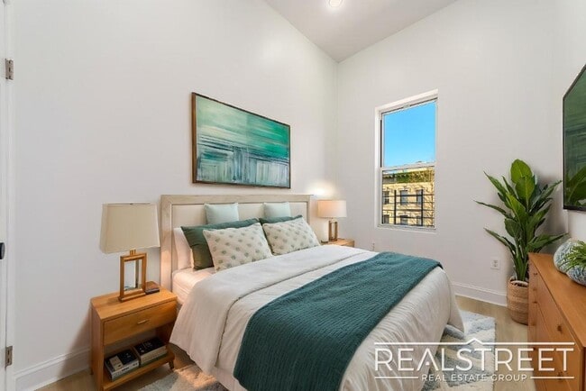 Photo - Newly Renovated Spacious 4 Bed 2 Bath in Bed Stuy!
