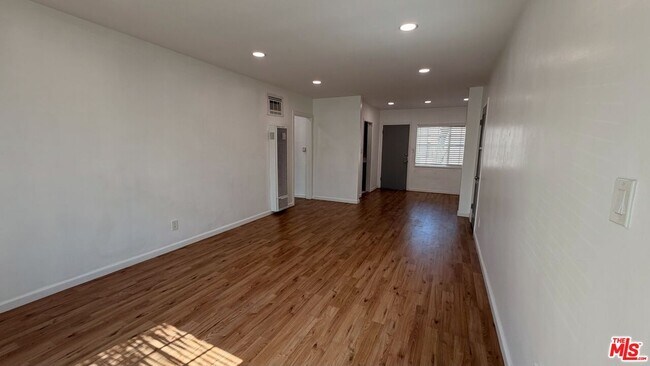 Photo - 202 N Locust St