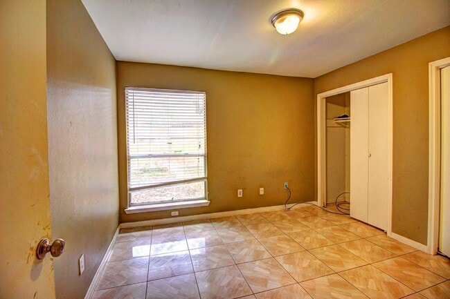 Photo - 11818 Plumpoint Dr