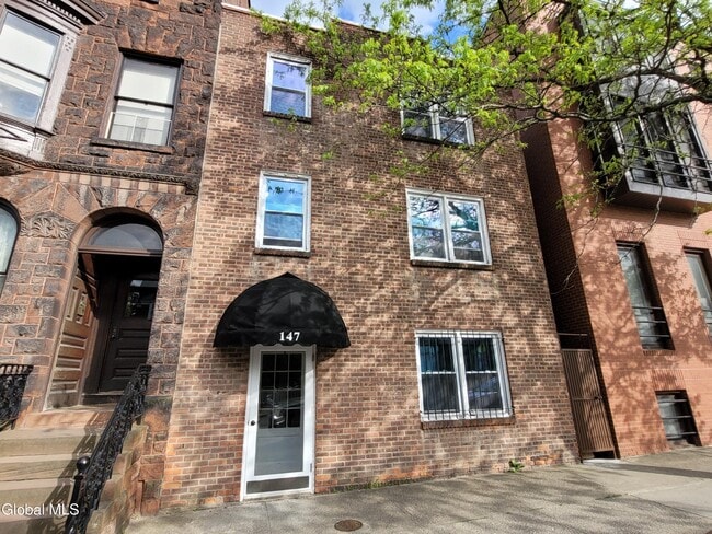 Building Photo - 147 Eagle St Unit APT 4