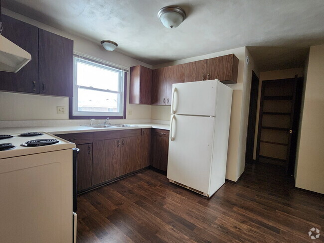 Building Photo - FREE 1st Month Rent Unit 6 Rental