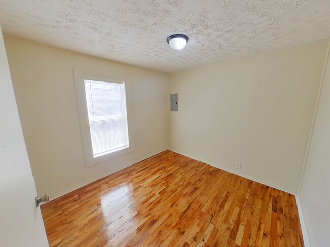 Photo - 3130 S Davidson St