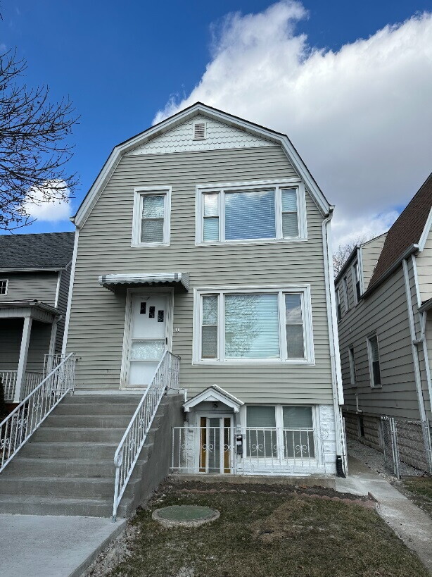 Building Photo - 5202 W Ainslie St Rental