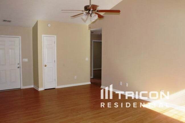 Photo - 223 Green Rose Rd