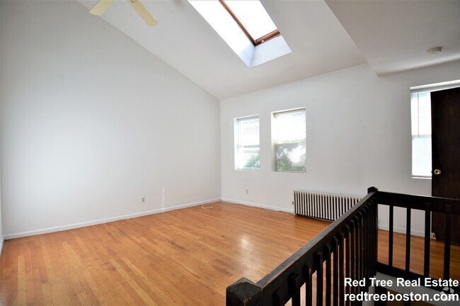 Building Photo - 10 Shepard St Unit 10 Rental