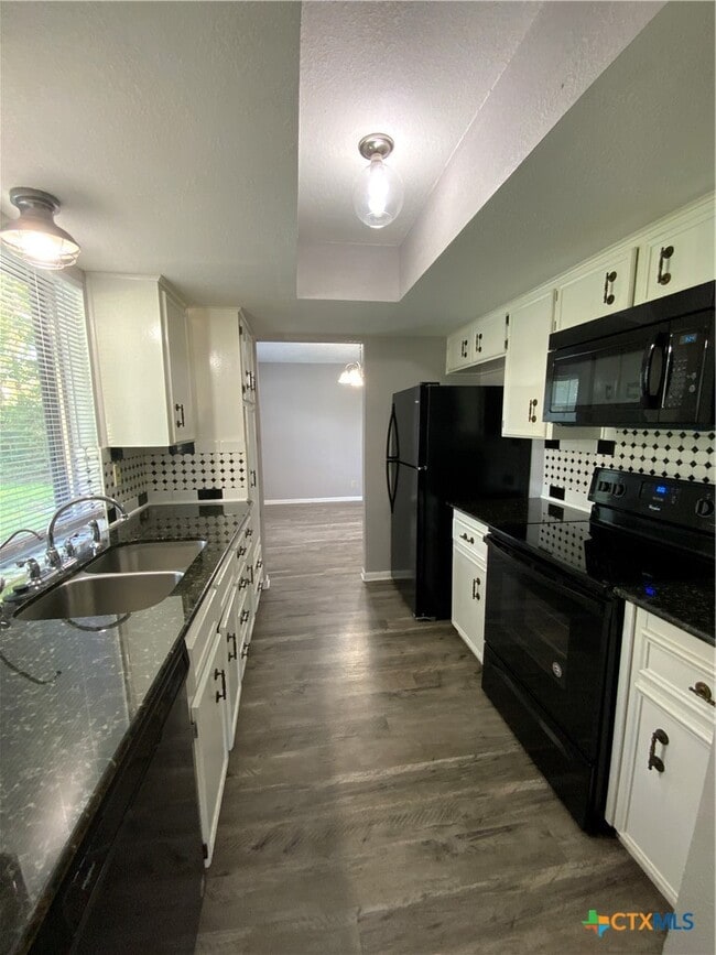 Photo - 1402 Dallas St