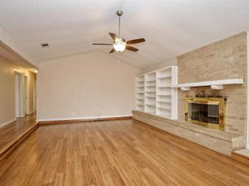 Photo - 905 Parker Cir