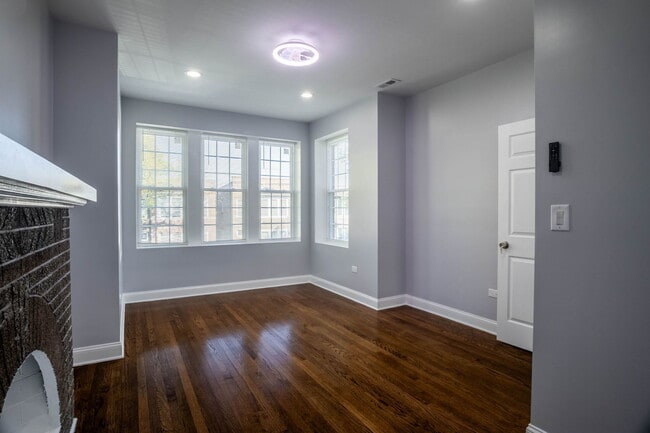 Photo - 4837 W Monroe St Unidad 2