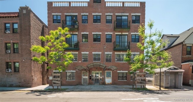 Building Photo - 103-02 42nd Ave Unit 4D