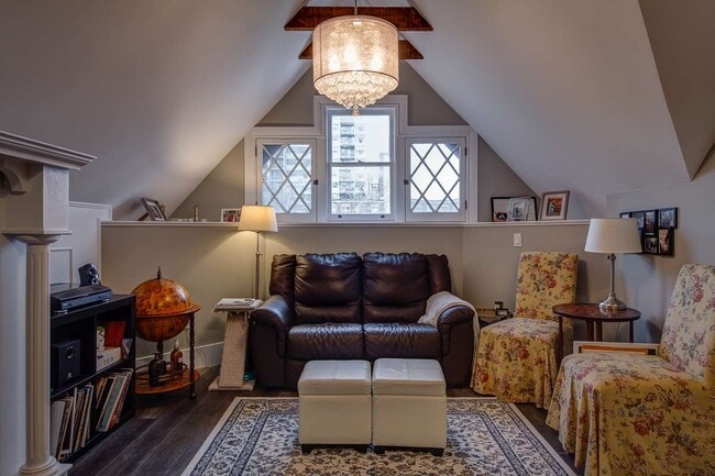 Photo - 41 Charlton Av W Unité 2-Bed Plus Den