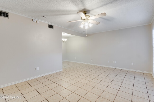 Photo - 200 Lodge Dr