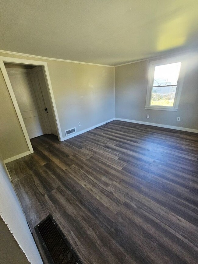 Newley Renovated 3 Bedroom House House Rental in Elmira, NY