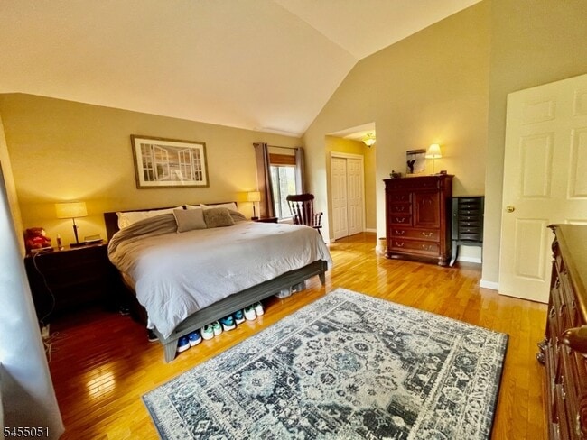2 Hawthorne Pl