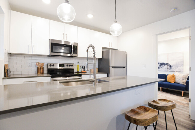 Kitchen - Alta Granite Apartments