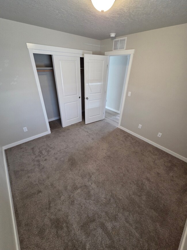Photo - 17649 Desert Rdg Ave