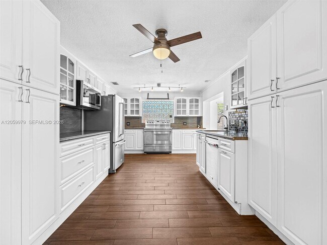 Photo - 2021 N 52nd Ave