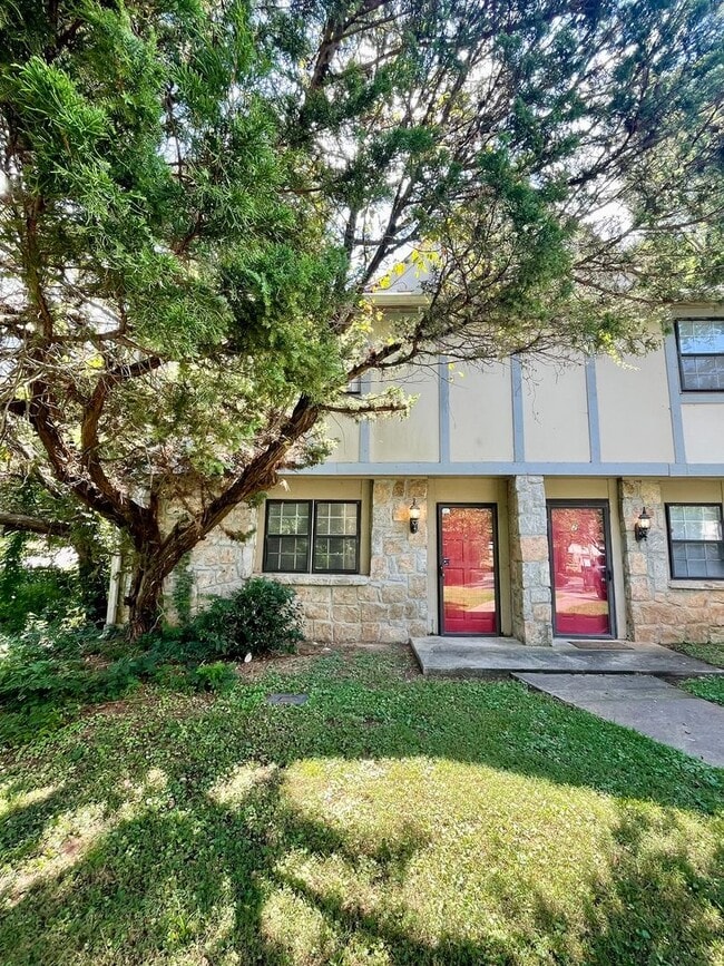 2 bedroom townhouse - 2 bedroom townhouse