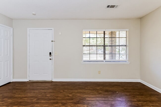 Photo - 107 Fairview Pl