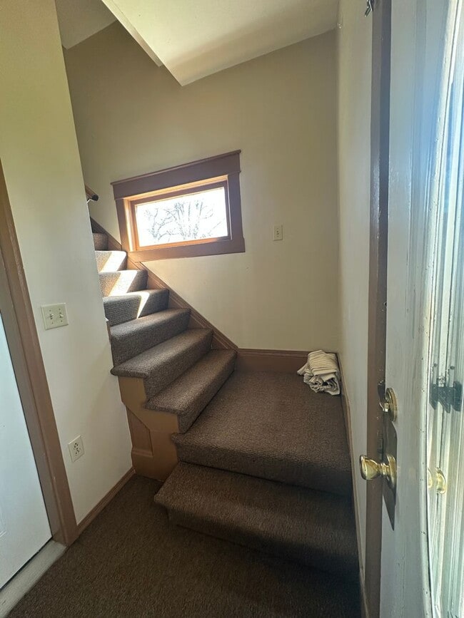 Photo - Peteyboy Properties LLC-437 W Jackson A &amp; B Unit B