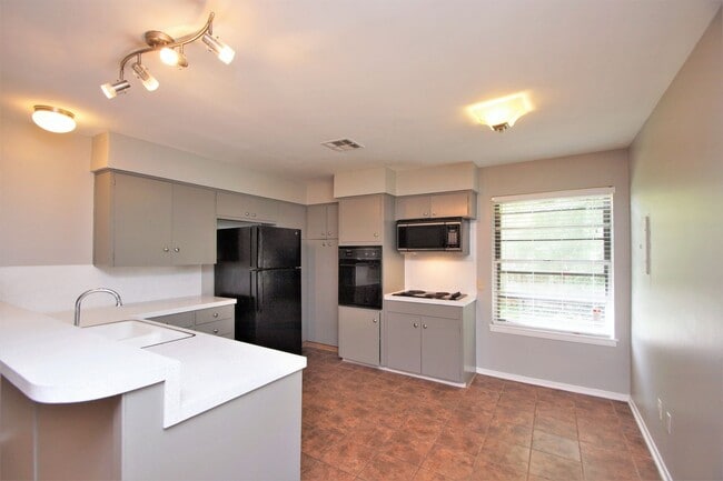 Photo - 010 BART Unidad A