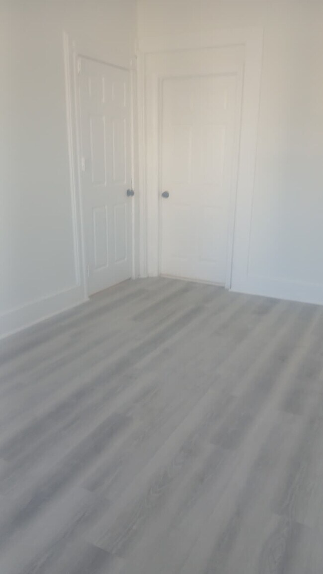 Photo - 954 E Grand St Unit 1