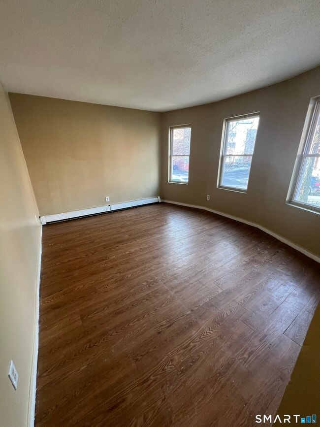 Building Photo - 32 Bedford St Unit A