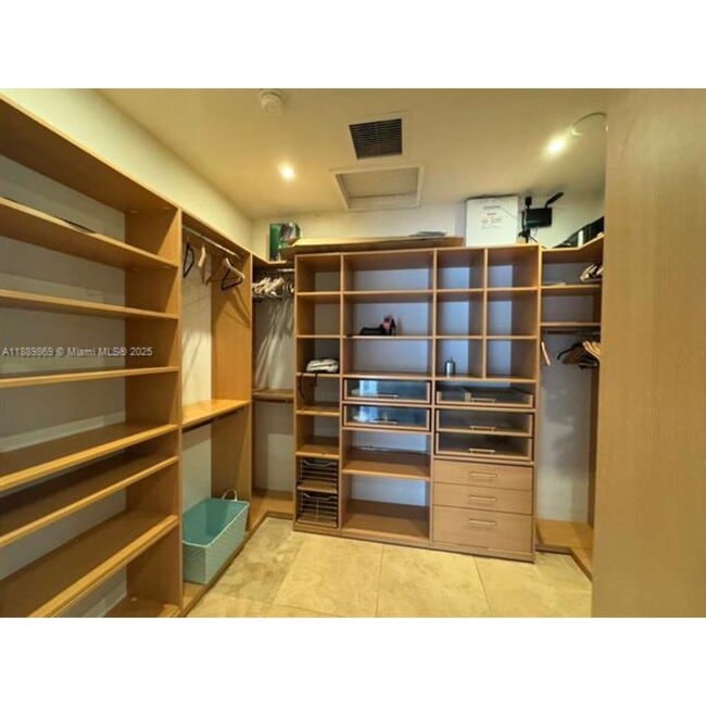 Photo - 6015 Pine Tree Dr