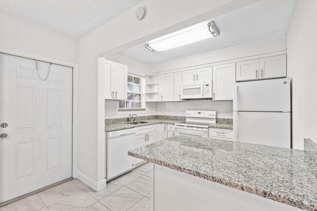 Photo - 101 Akron St