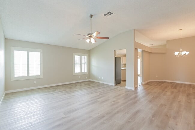 Photo - 360 Dooley Dr