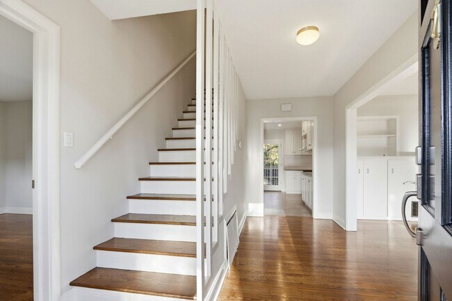 Photo - Gorgeous Large Lot 4-Bedroom Saratoga Home