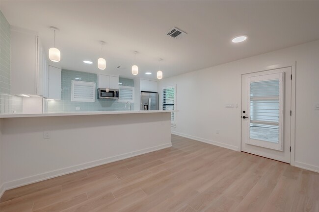 Photo - 2702 Delano St