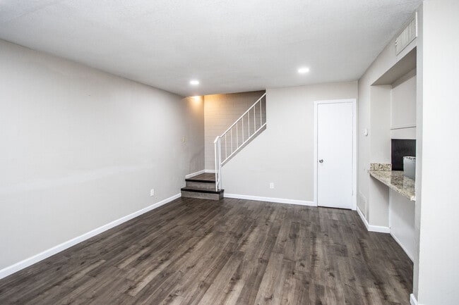 Photo - 3943 W Reade Ave