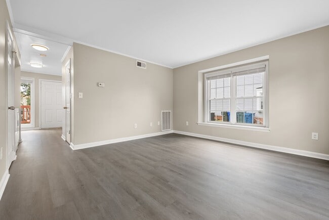 Photo - 8 Hayti Ln