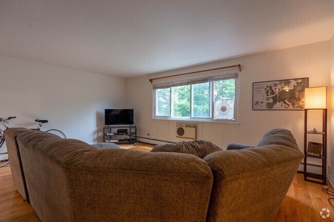 Photo - 717 Emerson St.