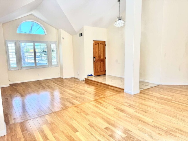 Photo - Bright 4 Bedroom San Jose Home With Tall Ceilings