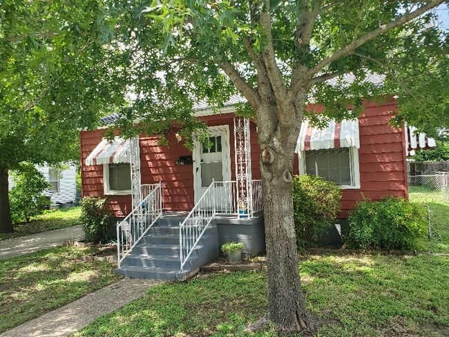 Photo - 7404 Arlie Ave House