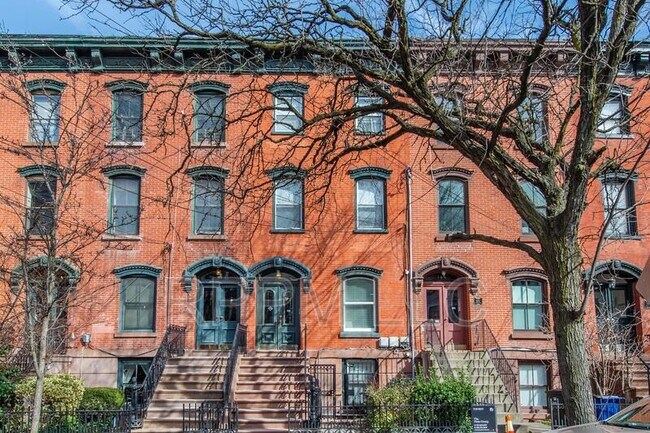 Building Photo - 146 Sussex St Unit 1