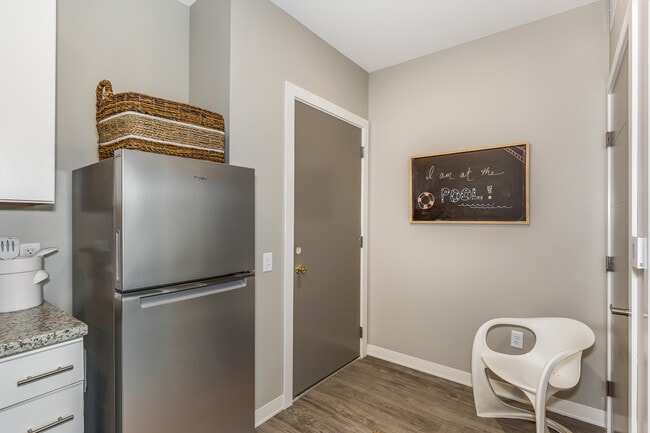 Seventeenth Apartments