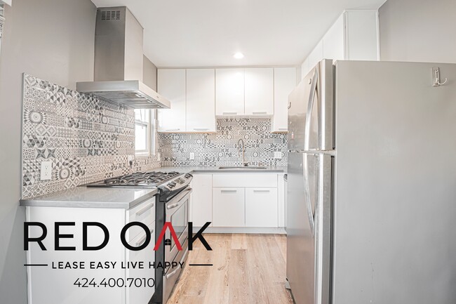 Building Photo - 400 S Mariposa-17