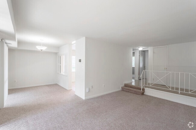 2 BR, 1 BA - 920 SF - Heritage Square Apartments