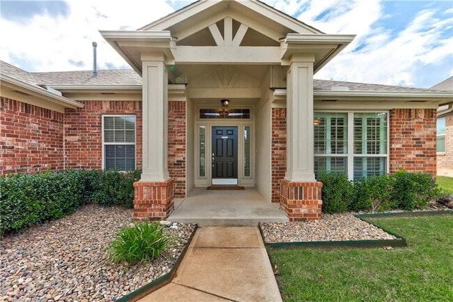 Photo - 713 Heather Wood Dr