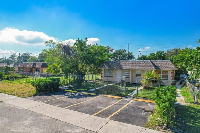 Photo - 1621 NW 8th Ave Unit 1621